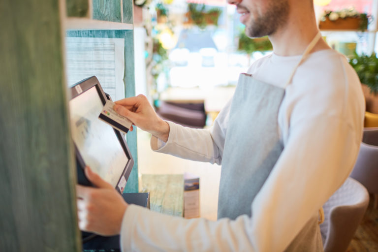 7-incredible-benefits-of-self-service-kiosks-lamasatech