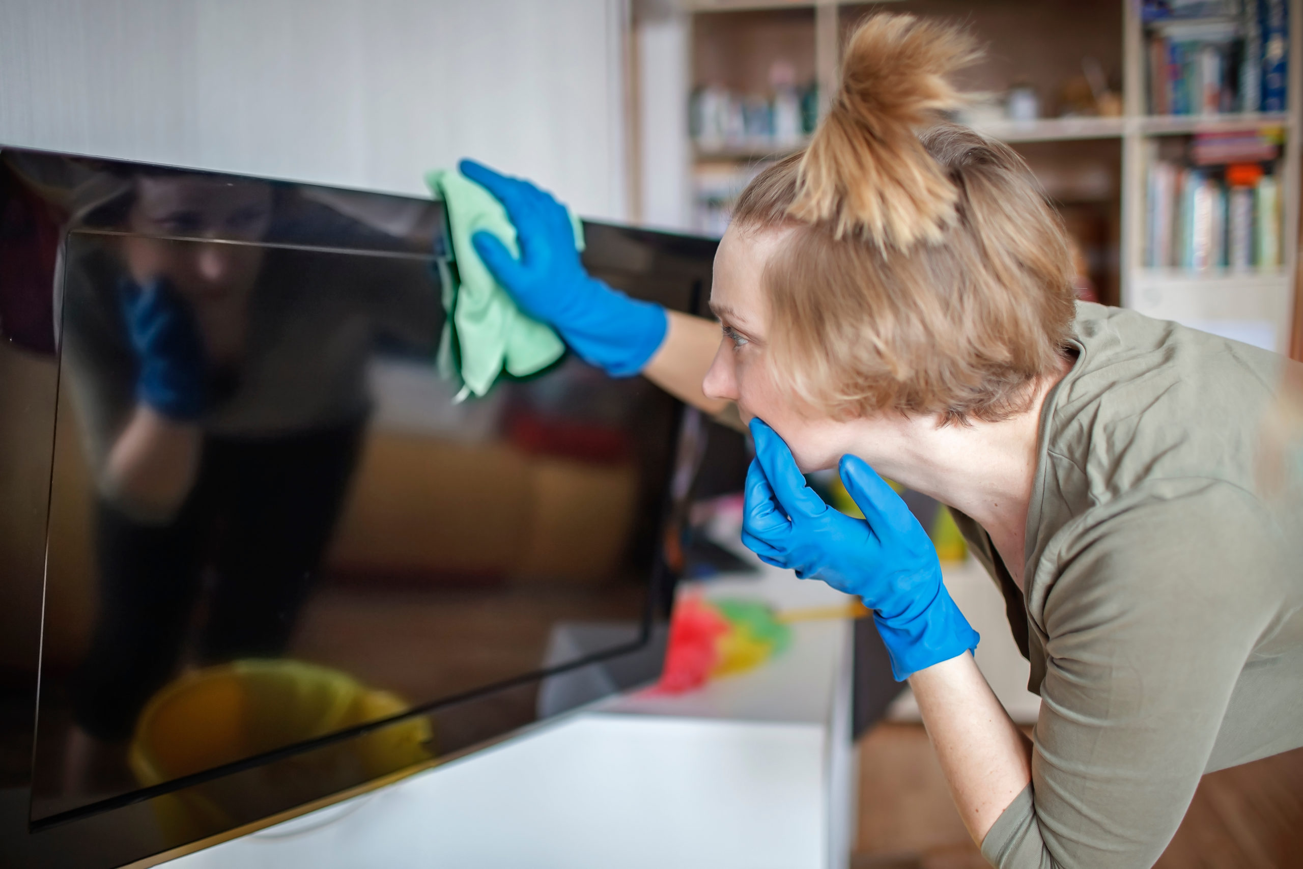 How to clean a TV screen